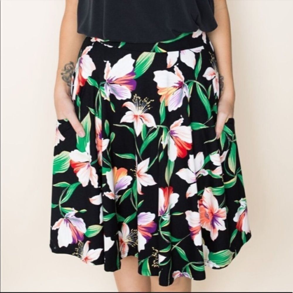 Amelia James Savannah Floral Skirt With Pockets Size 3XL NWT